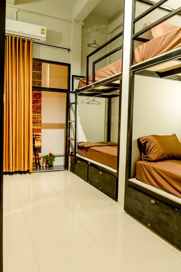 Iris Hostel Chiang Mai Zewnętrze zdjęcie