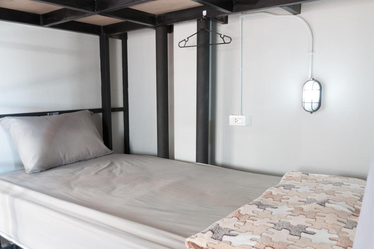 Iris Hostel Chiang Mai Zewnętrze zdjęcie